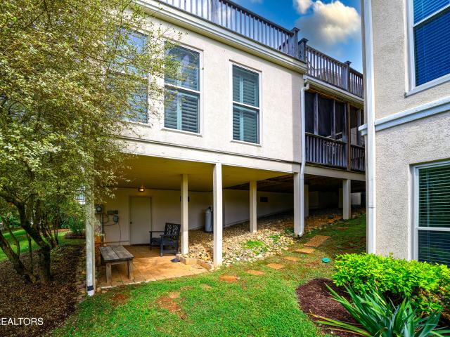 3413 Commodore Point