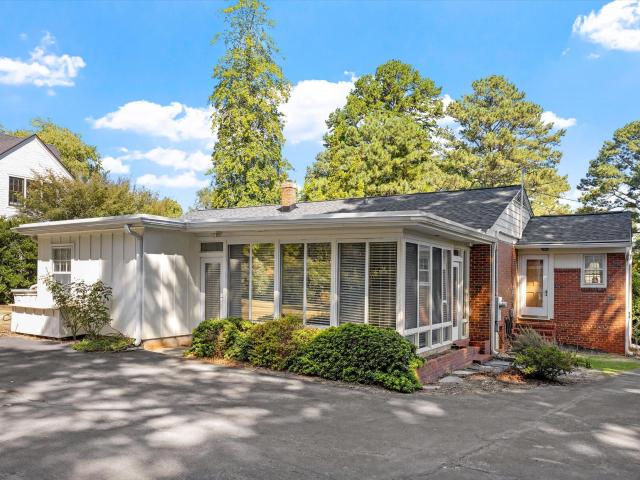 3413 Redbud Lane