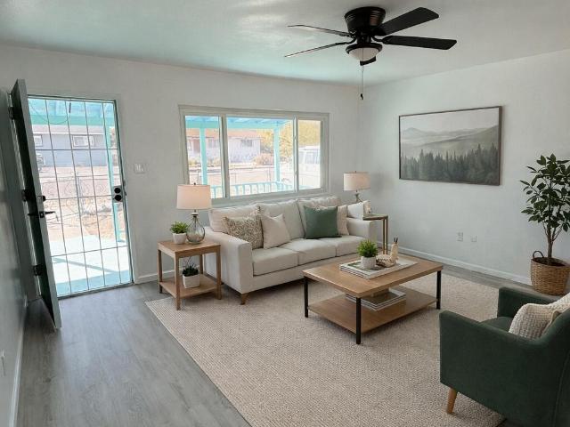341 E Arroyo Avenue