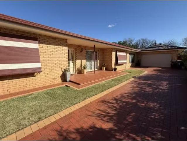 341 Macquarie Street, Dubbo House for rent Listed by Property.