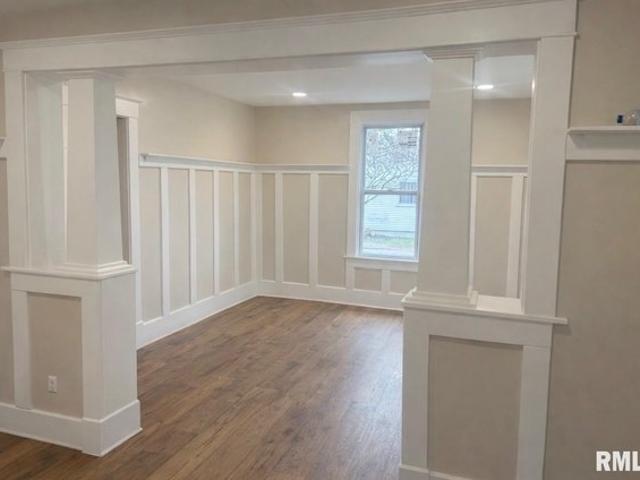 341 S Wilson St, Mendon, IL 62351