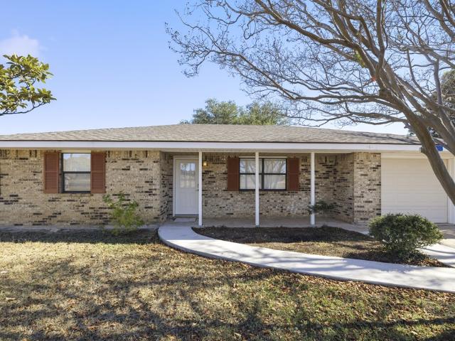 341 Stoneleigh Rd, Center Point, TX 78010 | MLS #120952