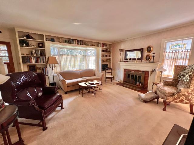 3424 N Elmwood Dr