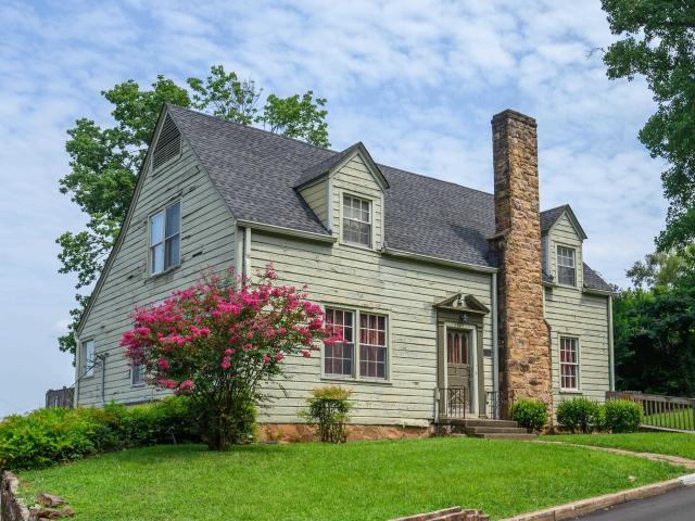 3424 Altamont Road