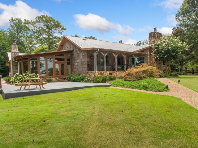 3424 Creek Path Road