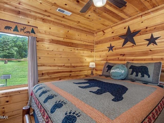 3424 Sugar Camp Circle
