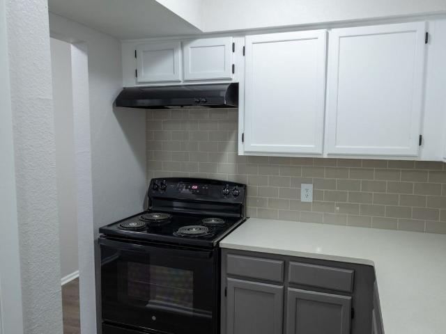 3425 E. English St. 1 Bedroom Apartment for Rent at 3425 E English St, Wichita, KS 67218 College Hill