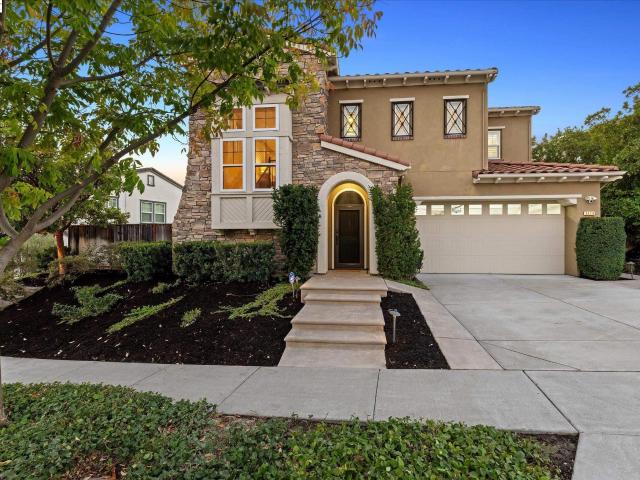 3428 Ironwood Dr