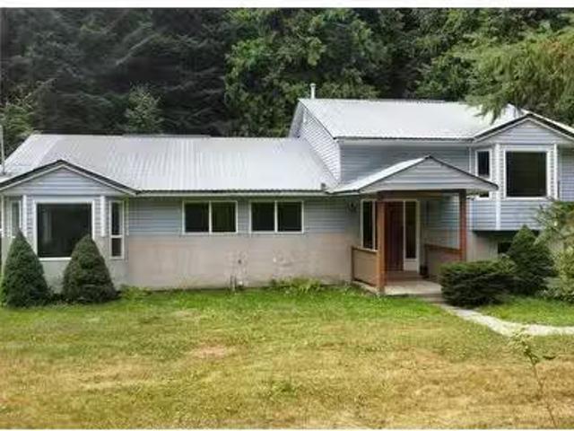 3420 Pass Creek Road, Krestova, BC, V0G 1H2 house for sale.