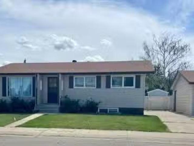 3420 Sylvan Road South, Lethbridge, AB, T1J 3J7 house for le.