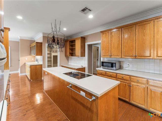 3421 Chisholm Trail