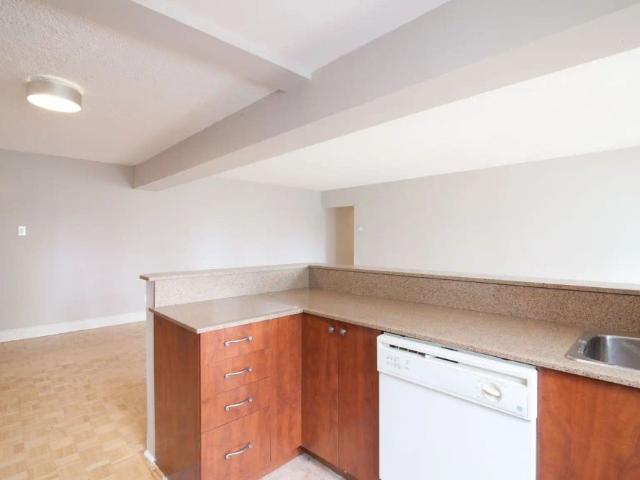 3421 Rue Drummond — 2 Bedroom unit 87