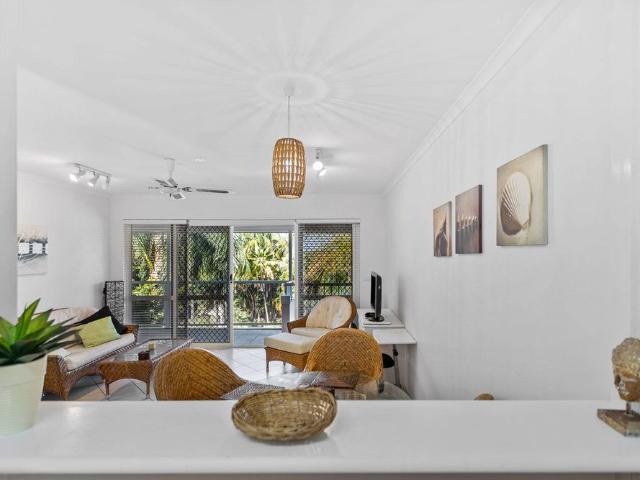 342/305 341 Coral Coast Drive, Palm Cove