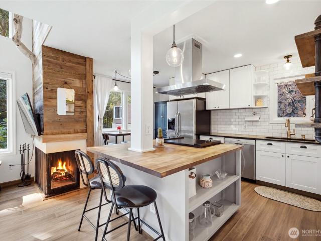 3423 W Government Way # 4