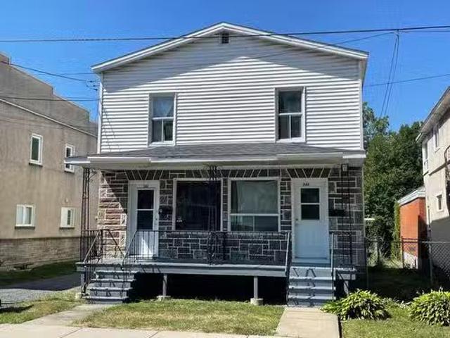 342 344 Rue Laurier, Saint Jean Sur Richelieu, QC, J3B 6L3.