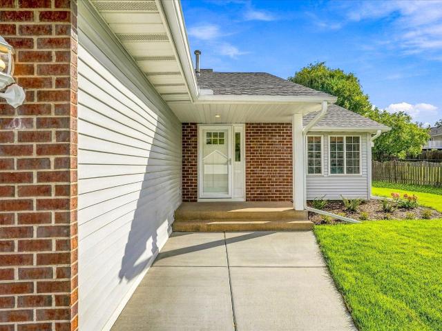 342 Parkview Lane S