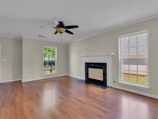 342 Riverside Chase Circle