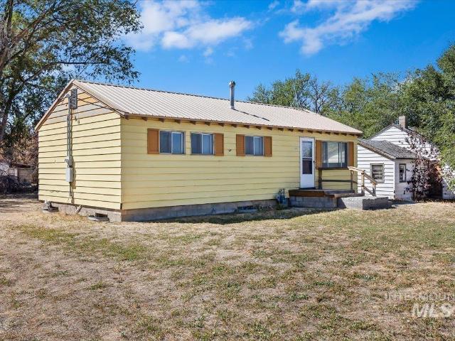 342 W Railroad Ave