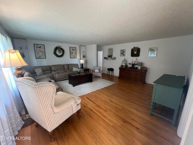 342 Vine Ave
