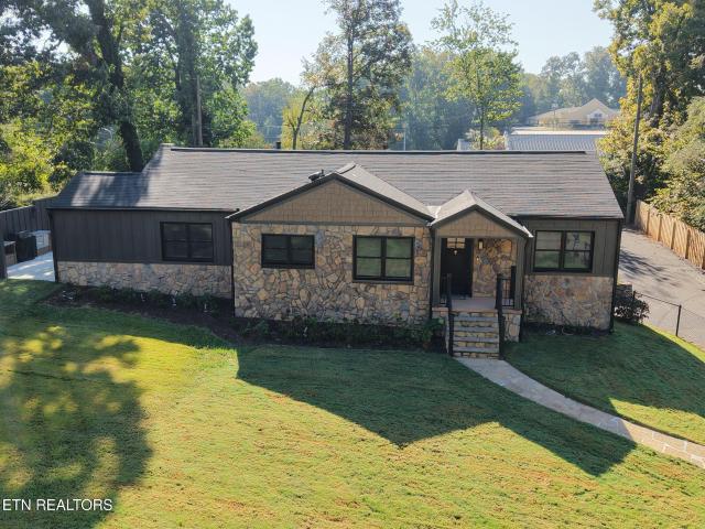 3434 Kenilworth Lane