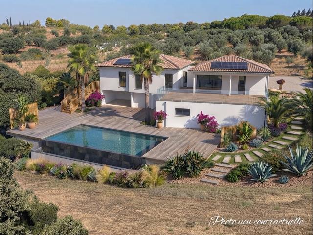 34360 VILLESPASSANS Magnifique villa moderne de 230 m2 avec piscine et terrain de 1285 m2