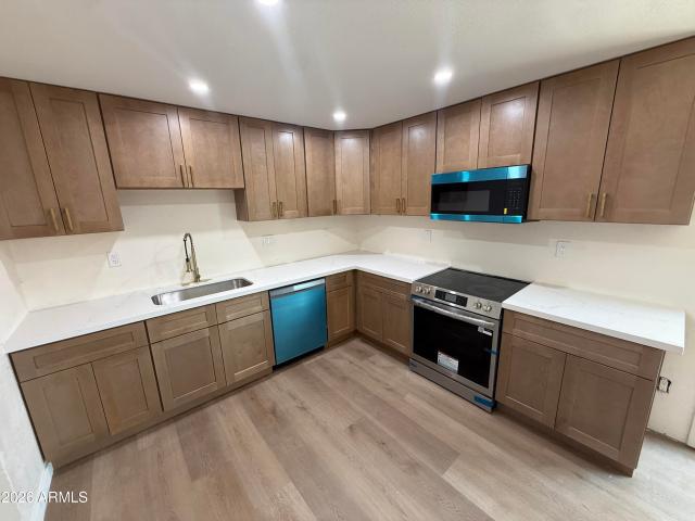 3436 E ACOMA Drive