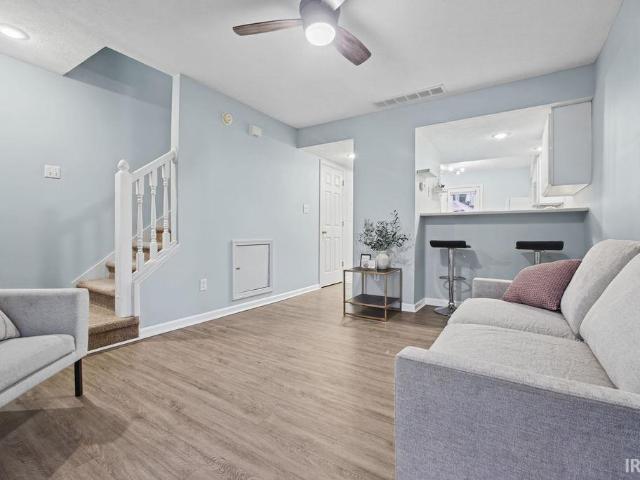 3438 S Oaklawn Circle