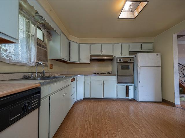 3431 Douglas Dr