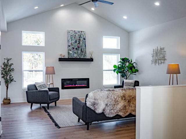 3433 PAULA Street