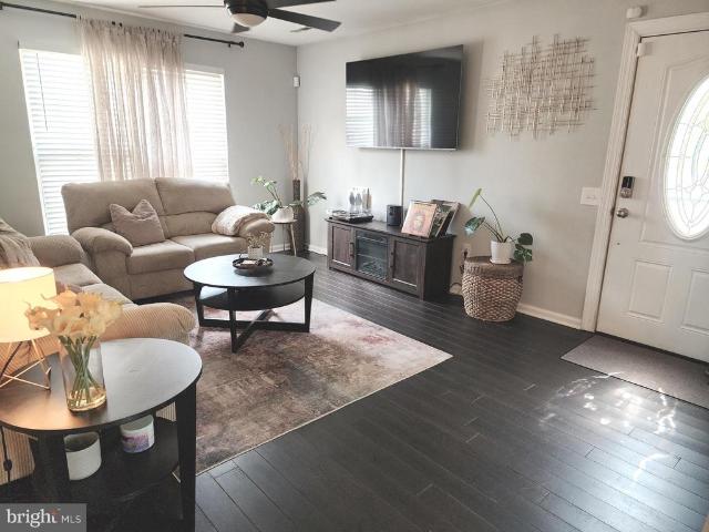 3447 A Iris Place