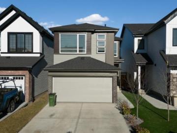 Garneau, Edmonton, Alberta - Garden, Parking