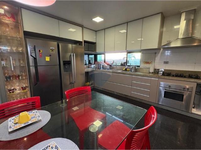 344 Área Útil Apartamento Alugar, 4 Dormitórios localizado em AV 17 DE AGOSTO, 2665, Casa Forte, Recife, Pernambuco, 52060 590 | Brasil