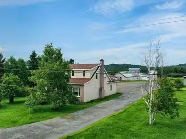 344 Av. De L'Église, Rouyn Noranda, QC, J0Z 1Y1 house for sa.