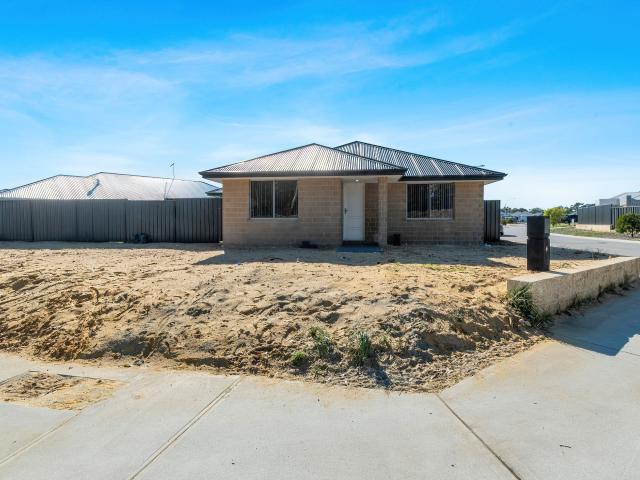 344 Lake Valley Drive Lakelands, WA 6180