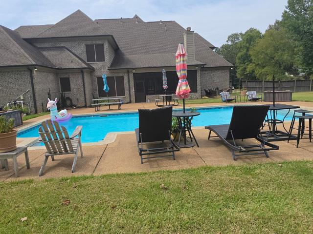 344 Surrey Loop