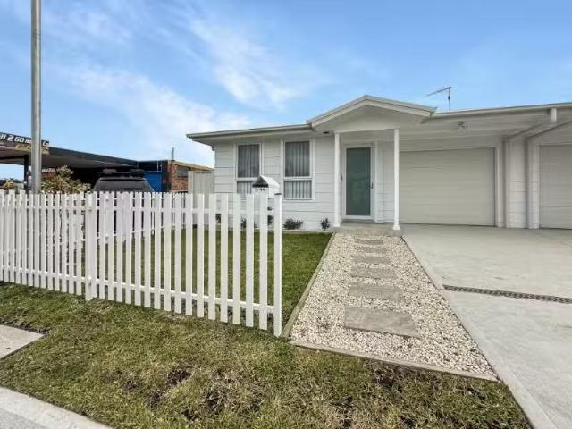 3/44 President Wilson Walk, TANILBA BAY Townhouse for rent Li.