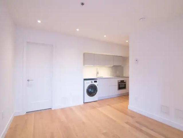 3455 Aylmer | 3455 Rue Aylmer, Montreal · studio