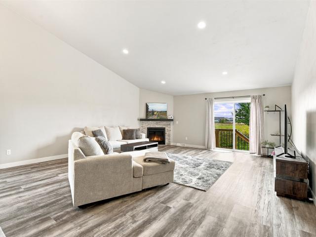 3455 e rubyred drive