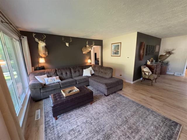 3456 Acacia Boulevard