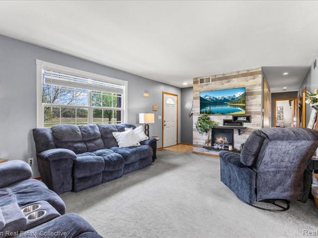 3457 W Burnside Road