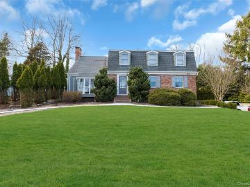 345 Colonial Rd, Southold, NY 11971 | MLS #929485