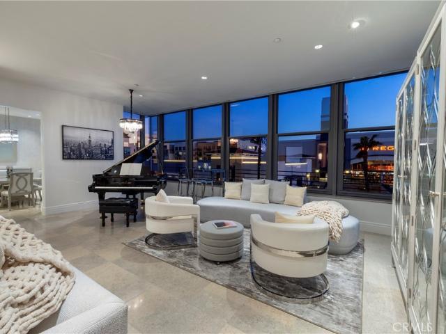 345 E Colorado Boulevard 404