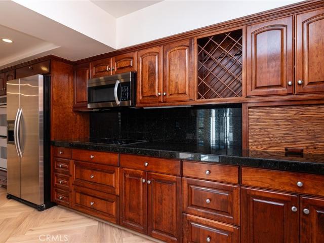345 Pioneer Dr, Unit 905, Glendale, CA 91203 | MLS #GD26158