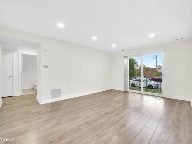 3460 N Harlem Avenue # 1B
