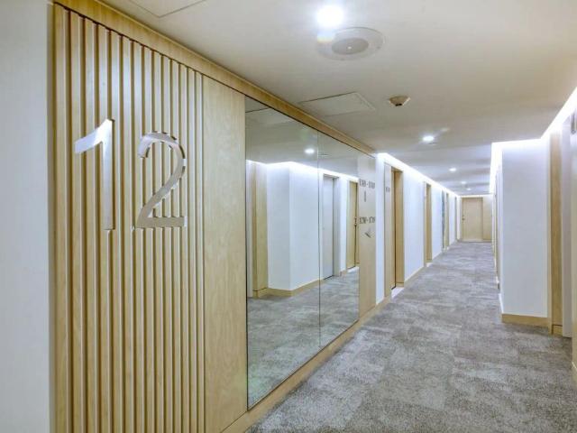 3460 Peel Street — Studio unit 306