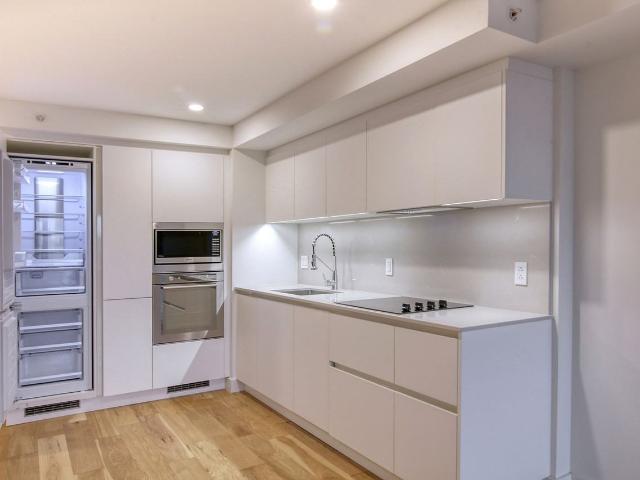 3460 Peel Street 1 Bedroom Apartment for Rent at 3460 Rue Peel, Montréal, QC H3A 2M1