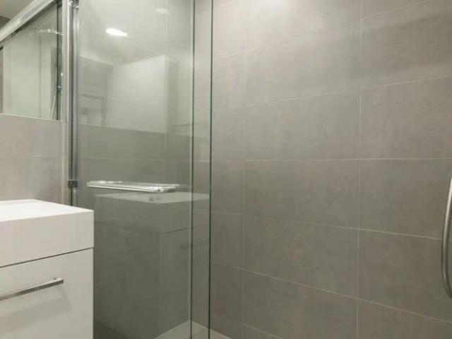 3460 Rue Durocher — Studio unit 307