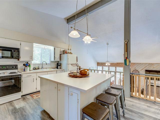 346 Creekside Drive