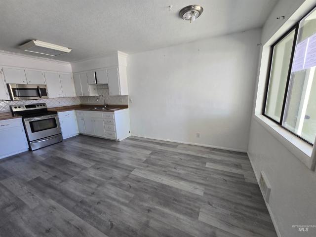 346 N Conant Ave