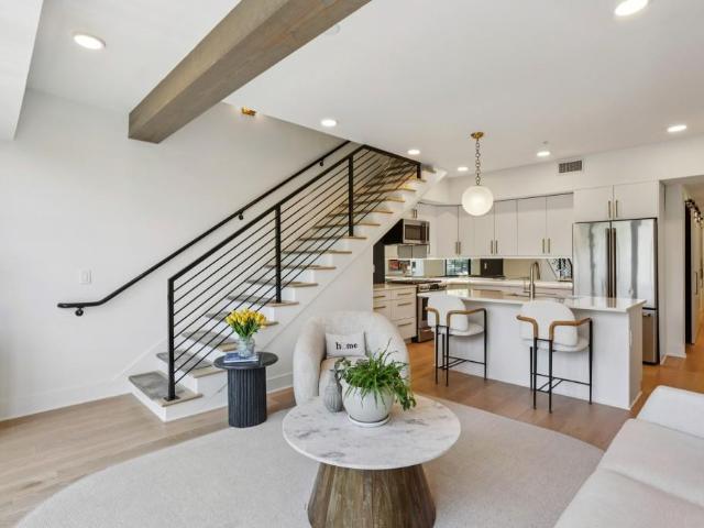 346 Peters Street SW 303